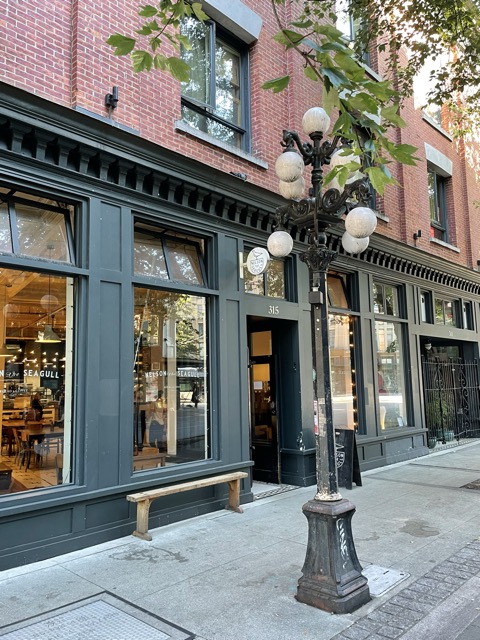 Nelson the Seagull for breakfast